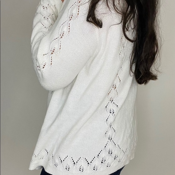 SOLD Vintage white cardigan - Picture 2 of 7